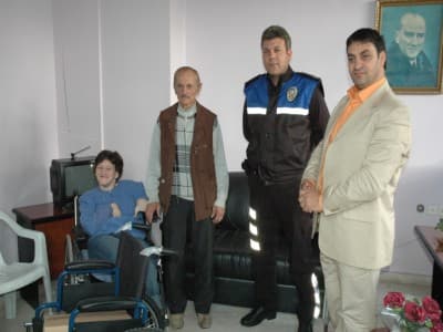 Polisten Engelli Vatandaşa Destek