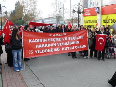 Türk Kadınlar Birliği Kadın Hakları İçin Yürüdü