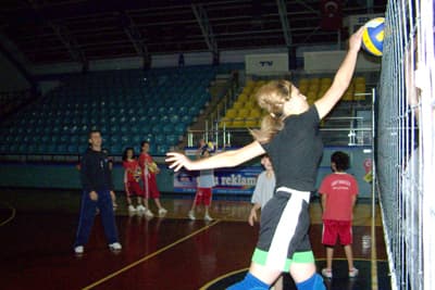 Hızırtepe Yeni Özenspor Minik Voleybolcuları Harika
