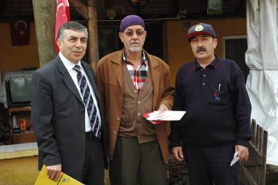 PTT, Yaşlıların Maaşlarını Ayaklarına Kadar Götürüyor