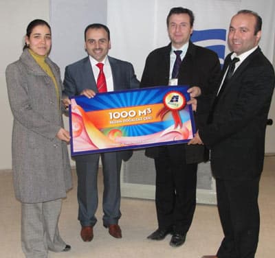 <p><font face="arial,helvetica,sans-serif" size="2">M&uuml;şteri Hizmetleri ve Pazarlama M&uuml;d&uuml;r&uuml; M&uuml;cahit Alkan, AGDAŞ&lsquo;ın m&uuml;şterilerine her zaman en iyi ve en avantajlı şartlarda doğalgazı sunmak amacıyla s&uuml;rekli iyileştirmeler yaptığını ifade etti.</font></p><p><font face="arial,helvetica,sans-serif" size="2">18 Aralık&rsquo;ta sona erecek kampanya i&ccedil;in 2.&ccedil;ekiliş 25. Aralık tarihinde ger&ccedil;ekleştirilecek. Bu tarihe kadar abone olanlar &ccedil;ekilişe katılma hakkına sahip olacaklar.<br /><br />18 Aralık&rsquo;a kadar her g&uuml;n 18.30&rsquo;a kadar a&ccedil;ık olan AGDAŞ veznelerine gelen m&uuml;şteriler aboneliklerle ilgili bilgi alarak işlemlerini ger&ccedil;ekleştirebilirler.<br /></font></p>