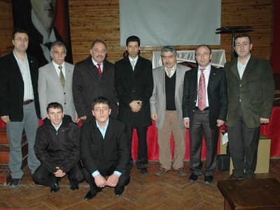 <font face="Arial" size="2">Kongrede bir konuşma yapan il başkanı Reşat Usturbelli, B&uuml;y&uuml;k Birlik Partisi'nin T&uuml;rk milletinin varlığının ve geleceğinin teminatı olduğunu ifade ederek,<font color="#333399"> &ldquo;Ebedi siyasi liderimiz Muhsin Yazıcıoğlu'nun onurlu m&uuml;cadelesi dava arkadaşları bizler tarafından iktidara taşınacaktır. Muhsin Yazıcıoğlu'nun arkadaşları olarak demir &ccedil;arıklarımızı giyip her t&uuml;rl&uuml; engeli aşıp her şehre, her il&ccedil;eye, her beldeye, her k&ouml;ye, her mahalleye, her sokağa, her eve ve t&uuml;m vatandaşlarımıza ulaşıp Muhsin Yazıcıoğlu sevgisini iktidara taşımamız gerekiyor. Azimli ve inan&ccedil;lı olarak T&uuml;rkiye'yi ve T&uuml;rk milletini b&ouml;lgenin lideri, d&uuml;nyanın g&uuml;&ccedil;l&uuml; devleti, d&uuml;nyada da g&uuml;&ccedil;l&uuml; hale getirmek arzusuyla hedefe y&uuml;r&uuml;yeceğiz. &Ccedil;alışan bir il&ccedil;e teşkilatı istiyoruz. Yeni se&ccedil;ilenlere başarı dileyerek, eskiden g&ouml;rev yapanlara da teşekk&uuml;r ediyorum&rdquo;</font> dedi.</font>