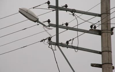 Yanan Elektrik Direği Akyazı'nın Tansiyonunu Yükseltti