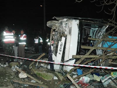 İşçi Servisi Kaza Yaptı: 1 Ölü, 14 Yaralı