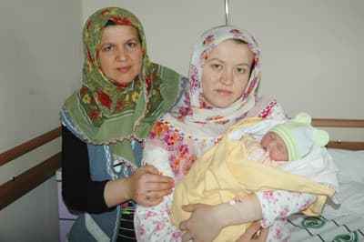 Sakarya'da 2010'un İlk Bebeği Doğdu