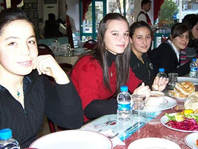 Filenin Yıldız Sultanlarına Yemek