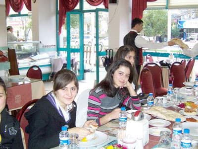 Filenin Yıldız Sultanlarına Yemek