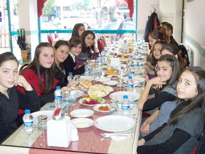 Filenin Yıldız Sultanlarına Yemek
