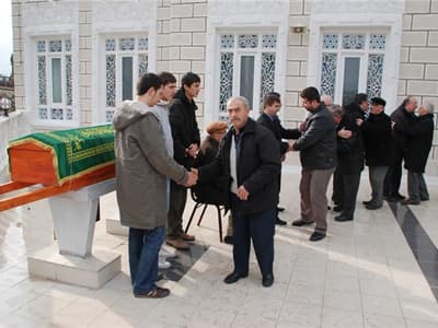 Yenikent Derneği Yöneticisi Arslan, Babasını Kaybetti
