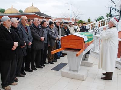 Yenikent Derneği Yöneticisi Arslan, Babasını Kaybetti