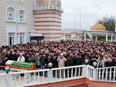 Yenikent Derneği Yöneticisi Arslan, Babasını Kaybetti