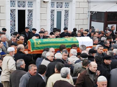 Yenikent Derneği Yöneticisi Arslan, Babasını Kaybetti