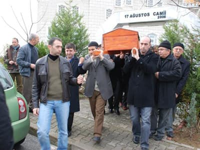Yenikent Derneği Yöneticisi Arslan, Babasını Kaybetti