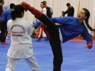 Büyükşehirin Altın Kızı Şeyda Burucu Yine Zirvede