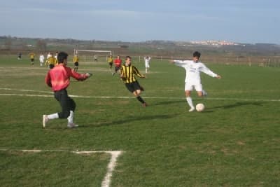 <p><font face="arial,helvetica,sans-serif" size="2"><strong><font color="#333399">Erenlerspor 3 Harbiştankspor 0<br /></font></strong><br /><strong>Saha:</strong> Kazımpaşa 1.No<br /><strong>Hakemler:</strong> Abdulkadir Demirağ C&uuml;neyt Say Harun Peky&uuml;rek</font></p><p><font face="arial,helvetica,sans-serif" size="2"><strong>Erenlerspor</strong>: (3) Berat Bahadır Kerem Naim (ErayG) C&uuml;neyt Tarık (Eray&Ccedil;) Sezer Hakan (G&ouml;khan) Necmi Orkun Cihat <br /><strong>Yedekler:</strong> Faik Semih ErayG Eray&Ccedil; Aykut Hami M.G&ouml;khan<br /><strong>Antren&ouml;r</strong>: İsmail K&uuml;&ccedil;&uuml;k</font></p><p><font face="arial,helvetica,sans-serif" size="2"><strong>Harbştankspor:</strong> Mustafa Melih Recep Berker Mucip Bahadır Salih (Emre) Reşat Emre (M&uuml;cahit) Beytullah (&Ouml;m&uuml;r) Mehmet Ali<br /><strong>Yedekler:</strong> Kadir Burak M&uuml;cahit &Ouml;m&uuml;r &Ccedil;ağatay Emre<br /><strong>Antren&ouml;r:</strong> İbrahim Makine</font></p><p><font face="arial,helvetica,sans-serif" size="2"><strong>Goller:</strong> dk 16 Cihat dk 39 Necmi dk 74 Orkun Erenlerspor</font></p>