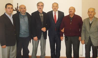 <font face="Arial" size="2">&Ccedil;ift&ccedil;i, y&ouml;netim kurulu faaliyetlerini anlatarak Besicilere birde m&uuml;jde verdi. İlimizin B&uuml;y&uuml;kşehir stat&uuml;s&uuml;nde olması nedeni besiciliğin bitme noktasına geldiğini s&ouml;yleyen &Ccedil;ift&ccedil;i, <font color="#333399">&quot;Sakarya besicilikte T&uuml;rkiye'nin omurgası olmasına rağmen bu mesleği yapan besiciler &ccedil;ok b&uuml;y&uuml;k sıkıntılar &ccedil;ekmekte. Bizlerde bu sıkıntıların giderilmesi anlamında yeni bir proje &uuml;rettik&quot; dedi. Sinanoğlu beldesine Organize Besi B&ouml;lgesi kurulması i&ccedil;in &ccedil;alışma başlattıklarını ifade eden &Ccedil;ift&ccedil;i, &quot; Uludağ &Uuml;niversitesinde şu an organize besi b&ouml;lgesi ile ilgili bir proje hazırlanıyor. Bu proje bir hafta da tamamlanacak ve biz bunu Tarım Bakanlığına sunacağız. Projemizi 2 yılda hayata ge&ccedil;irmeyi planlıyoruz. B&uuml;y&uuml;kşehir Belediye Başkanı Zeki To&ccedil;oğlu'nun bizlere &ccedil;ok b&uuml;y&uuml;k destekleri oldu ve alt yapı konusunda elinden gelen t&uuml;m &ccedil;alışmayı yapacaklarına dair s&ouml;z verdi&quot; </font>dedi.</font>