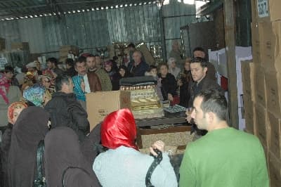 Ucuz Ev Eşyası İzdihamı