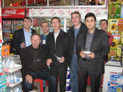 Akyazı Öztürk Market Aşure Dağıttı
