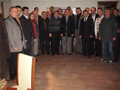 <p><font face="arial,helvetica,sans-serif" size="2">Ziyaret sırasında Yerel K&uuml;lt&uuml;r Derneği&rsquo;ne &uuml;yelik işlemlerini de yaptıran MHP&rsquo;li y&ouml;neticiler Sakarya ilinin sosyal ve k&uuml;lt&uuml;rel kalkınması i&ccedil;in &uuml;retilecek projelere her zaman destek vereceklerini s&ouml;ylediler. </font></p><p><font face="arial,helvetica,sans-serif" size="2">SYKD Başkanı C&uuml;neyt Demir ise MHP Adapazarı İl&ccedil;e y&ouml;neticilerinin ziyaretinden memnunluk duyduklarını ifade ederek, Yerel K&uuml;lt&uuml;r Derneği olarak &ouml;n&uuml;m&uuml;zdeki d&ouml;nemde yapacakları &ccedil;alışmalarla, Sakarya&rsquo;nın sosyal, k&uuml;lt&uuml;rel ve ekonomik hayatına canlılık kazandırmayı ama&ccedil;ladıklarını belirtti.</font></p>