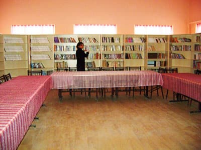 Taraklı'da Örnek Okul Kütüphanesi