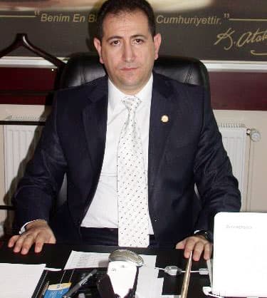 <p><font face="arial,helvetica,sans-serif" size="2">M&uuml;racaatlar, kombinaların bulunduğu Adana, Ağrı, Bing&ouml;l, Diyarbakır, Erzurum, Sakarya, Ankara (Sincan) ve Van illerindeki İŞKUR il m&uuml;d&uuml;rl&uuml;klerine yapılmaya başlandı. Kursiyerlerin se&ccedil;imi, 18 - 36 yaş arası &ouml;ncelikli olmak &uuml;zere, İŞKUR ve EBK tarafından belirlenecek. Kursiyerlerin meslek hastalığı ve iş kazası primi kurs s&uuml;resince İŞKUR tarafından &ouml;denecek. Başarılı kursiyerlere belge verilecek. EBK Genel M&uuml;d&uuml;rl&uuml;ğ&uuml; bundan sonraki kadrolu veya ge&ccedil;ici iş&ccedil;i stat&uuml;s&uuml;nde alacağı elemanları kasap ve et iş&ccedil;iliği kursu başarı ile bitiren kursiyerler arasından se&ccedil;ecek.</font></p>