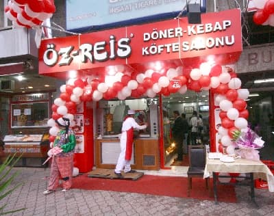 Öz Reis Döner Kebap Köfte Salonu'nun Açılışı Yapıldı