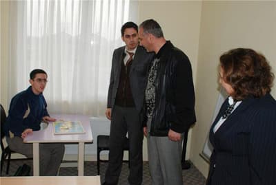 Otizm Derneği&#8217;nden YÖÇEYDER&#8217;e Giysi Desteği