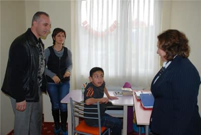Otizm Derneği&#8217;nden YÖÇEYDER&#8217;e Giysi Desteği