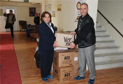 Otizm Derneği&#8217;nden YÖÇEYDER&#8217;e Giysi Desteği