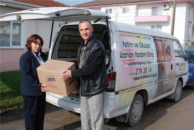 Otizm Derneği&#8217;nden YÖÇEYDER&#8217;e Giysi Desteği