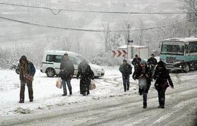 Kar, Önce Mutlu Etti Sonra da Zor Yanını Gösterdi