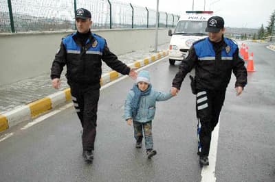 İş Bulmak için Geldiler, Sokakta Kaldılar