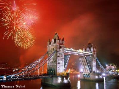 <font face="Arial" size="2">* Greenwich (0 Meridyeni)<br />* Thames Nehri'nde Boat Turu<br />* Madama Tussaud's (Mumyalar M&uuml;zesi)<br />* British Museum<br />* National History Museum<br />* Hyde Park Speakers' Corner ve Piknik<br />* St James Park, Green Park, Regents Park<br />* Covent Garden, China Town<br />* Tower Hill (Tower Bridge, The Tower of London<br />* Oxford Circus Shopping Centers<br />* Buckingham Palace<br />* Big Ben, Trafalgar Square, Piccadilly Circus<br /><br /><a href="http://www.sakaryarehberim.com/others/firma.php?xnumber1=1006"><font size="3">Erdil- Ercan Emre Yabancı Dil Kursu i&ccedil;in tıklayın.</font></a></font>
