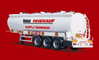 <p><font face="arial,helvetica,sans-serif" size="2">Tokatlı, Otokar'ın &uuml;retimini yaptığı treyler ara&ccedil;larında gerekli olan t&uuml;m g&uuml;venlik ve &uuml;retim sertifikalarına sahip olduğunu, treyler alanında Avrupa'da ilk 'Avrupa TİP Onayı' alan şirketin Otokar olduğunu hatırlattı.</font></p><p><font face="arial,helvetica,sans-serif" size="2">T&uuml;rkiye'de &ccedil;ok y&uuml;ksek sayıda filoların kurulması projelerini ger&ccedil;ekleştirerek &ouml;nemli bir deneyim kazandıklarını dile getiren Tokatlı, <font color="#333399">&quot;Tankerlerin devrilmesine karşı g&uuml;venlik getiren R111 sertifikasını alan Avrupa'da 6 firmadan biriyiz. Bu &ouml;zellikler bizi liderliğe taşıdı. Fruehauf Iceliner treylerde ise ATP ve HACCP hijyen sertifikalarına sahibiz. Bu &uuml;st&uuml;n &ouml;zellikler sayesinde Otokar olarak 9 yıldır liderliğimizi devam ettirmeyi başardık.&quot;</font> diye konuştu.</font></p>