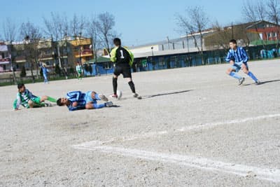 <p><font face="arial,helvetica,sans-serif" size="2"><strong>Erenlerspor 1 Harmanlıkspor 0<br /></strong><br /><strong>Saha:</strong> Erenler Toprak<br /><strong>Hakem:</strong> Suat G&uuml;z<br /></font><font face="arial,helvetica,sans-serif" size="2"><strong><br />Erenlerspor (1)</strong> Emre Batuhan Ağuzhan B. Furkan Semih &Ouml;mer Sinan ( O.H&uuml;seyin) İ.Enes Cengizhan Y.İslam (H.Şaban) Sezer Talha<br /><strong>Yedekler</strong> Hakan O.H&uuml;seyin H.Şaban Oğuzhan T. Talha hasan M.İkbal<br /><strong>Antren&ouml;r :</strong> Bahattin Ok&ccedil;ular</font></p>