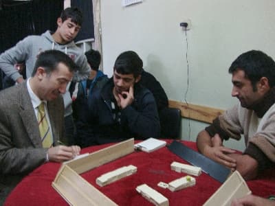 Milletvekili Çelik Karapürçek'te Vatandaşlarlaydı