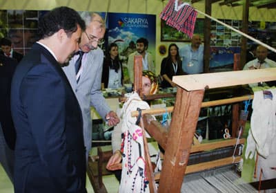 Kıbrıslı Bakan Sakarya Standını Gezdi