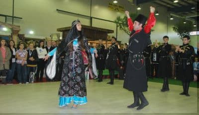 Sakarya Halk Oyunları Ekibi, Emitt'i Salladı