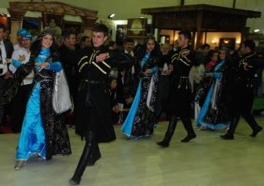 Sakarya Halk Oyunları Ekibi, Emitt'i Salladı