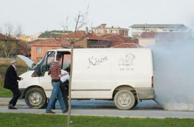 Yemek Fabrikasının Yanan Aracı Telaşlandırdı
