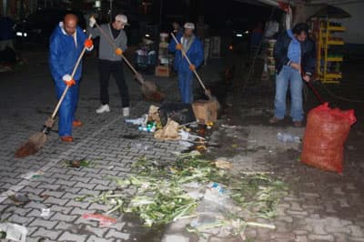 Çarşamba Pazarı Temizleniyor
