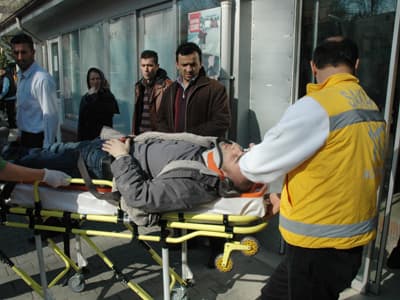 Yolcu Otobüsünden Düşen Yolcu Yaralandı