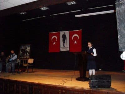 Karasu'da Şiir Dinletisi Büyük Beğeni Topladı