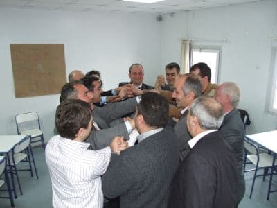 <strong><font face="Arial" size="2">A&ccedil;ılış programı<br /><br /></font></strong><font face="Arial" size="2">&Ouml;RAV Genel M&uuml;d&uuml;r&uuml; Kayhan Karlı başkanlığında uzman eğitimciler tarafından verilen EYGEP&rsquo;in d&ouml;rd&uuml;nc&uuml; ay faaliyeti i&ccedil;in d&uuml;zenlenen a&ccedil;ılış programına, İl Milli Eğitim Şube M&uuml;d&uuml;r&uuml; Hamdi &Uuml;nal, Adapazarı Enka İlk&ouml;ğretim Okulu M&uuml;d&uuml;r&uuml; &Ouml;zlem Mecit, Enka Anadolu Lisesi M&uuml;d&uuml;r&uuml; H&uuml;sn&uuml; Yılmaz ile eğitim alan 60 okul m&uuml;d&uuml;r&uuml; katıldı.<br /><br /></font>