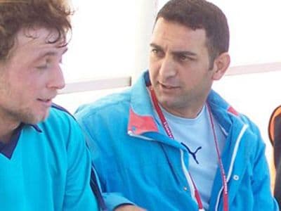 <font face="Arial" size="2">Antren&ouml;r Murat G&uuml;rt&uuml;rk &ldquo; <font color="#333399">Ben zaten A takımdaki Futbolcularımızla hep beraberim.Şimdi sorumlu olarak başlarına ge&ccedil;tim. Futbolcularımdan hi&ccedil;bir sıkıntım yok.Hepsi ayrı ayrı birer değer. İyi bir &ccedil;alışma temposu yaparak ma&ccedil;larımıza &ccedil;ıkacağız. Yıldırımspor Play-Aut&rsquo;ta Başarlı olacak&rdquo;</font> dedi.<br /><br /></font><font size="2"><font face="Arial"><strong>S&ouml;ğ&uuml;tl&uuml; ma&ccedil;ı provası perşembe g&uuml;n&uuml;<br /><br /></strong>Yıldırımspor takımı futbolcuları bu hafta karşılaşacakları S&ouml;ğ&uuml;tl&uuml;spor ma&ccedil;ı i&ccedil;in kendi tesislerinde perşembe g&uuml;n&uuml; yapacakları antremanda &ccedil;ift kale ma&ccedil; yaparak S&ouml;ğ&uuml;tl&uuml;spor ma&ccedil;ının taktiğini &ccedil;alışacaklar. Antren&ouml;r Murat G&uuml;rt&uuml;rk &ldquo; <font color="#333399">basit ve ayağa top yaparak oynuyacağız. İkinci ma&ccedil;ımızda 3 Puan almak istiyoruz</font>&rdquo; dedi.</font></font>