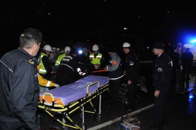 Serdivan'da çöp kamyonu biçti geçti!