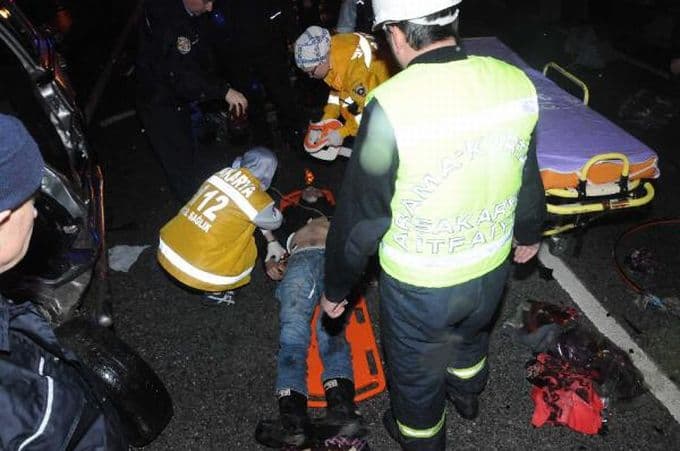 Serdivan'da çöp kamyonu biçti geçti!