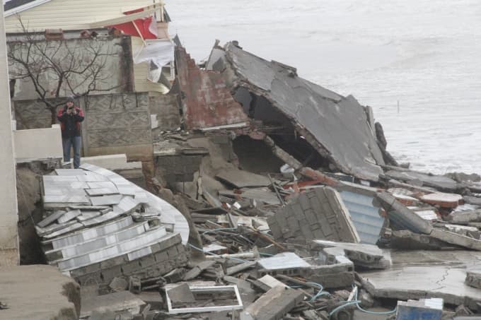 Karasu'da küçük çaplı tsunami!