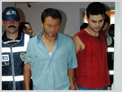 <font face="verdana,geneva" size="2">Sanıkların son savunmalarını yapmasının ardından mahkemeye kısa bir s&uuml;re ara verildi. Mahkeme heyeti, aranın ardından, sanıklar Galip Atmaca, Recep G&uuml;ney, Ali T&uuml;redi ve Mustafa G&ouml;kdemir'i <strong>&quot;Tasarlayarak canavarca hisle ve eziyet &ccedil;ektirerek, yağma su&ccedil;unun delillerini ortadan kaldırmak amacıyla kasten adam &ouml;ld&uuml;rme&quot;</strong> su&ccedil;undan ağırlaştırılmış m&uuml;ebbet cezasıyla cezalandırılmalarına karar verdi. <br /><br />Mahkeme heyeti ayrıca, sanık İlyas T&uuml;redi'yi &quot;Tasarlayarak canavarca hisle ve eziyet &ccedil;ektirerek, yağma su&ccedil;unun delillerini ortadan kaldırmak amacıyla kasten adam &ouml;ld&uuml;rme&quot; su&ccedil;una yardım ettiği gerek&ccedil;esiyle <strong>20 yıl hapis</strong> cezasına &ccedil;arptırdı. <br />Sanıklar Galip Atmaca, Recep G&uuml;ney, Ali T&uuml;redi ve Mustafa G&ouml;kdemir'i <font color="#993300">&quot;Silahla ve birden fazla kişiyle birlikte yağma&quot;</font> su&ccedil;undan <strong>12'şer yıl</strong>, İlyas T&uuml;redi ise bu su&ccedil;a yardım etmekten 6 yıl, ayrıca sanıklar Galip Atmaca, Recep G&uuml;ney, Ali T&uuml;redi, İlyas T&uuml;redi ve Mustafa G&ouml;kdemir makt&uuml;l Mehmet Emin Aydıntepe'nin aracını yaktıkları i&ccedil;in 6'şar yıl, Ali T&uuml;redi, İlyas T&uuml;redi ve Mustafa G&ouml;kdemir ise ruhsatsız silah taşımak ve bulundurmak, bu silahları yağma ve kasten adam &ouml;ld&uuml;rme su&ccedil;unda kullandıkları i&ccedil;in <strong>3'er yıl hapis</strong> ve <strong>450 YTL</strong> para cezasına &ccedil;arptırıldı. <br /><br /><strong>Tutuksuz sanıklar</strong> Burcu K. ve Yusuf Avni T. de, su&ccedil;luyu kayırma su&ccedil;undan<strong> birer yıl hapis</strong> cezasına &ccedil;arptırıldılar.</font>