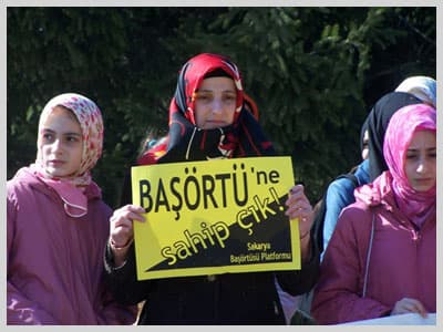 128. Başörtüsü Eylemi